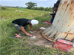 Thi Công Khoan Cấy Bulong Biển Quảng Cáo Bằng Keo Bossong BCR 400 Vplus Thi Công Khoan Cấy Bulong Biển Quảng Cáo Bằng Keo Bossong BCR 400 Vplus