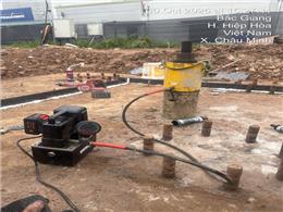 Thi Công Khoan Cấy Bulong Cẩu Tháp D42 Bằng Keo Bossong BCR 300 Vplus Tropical Nhập Khẩu Từ Italy