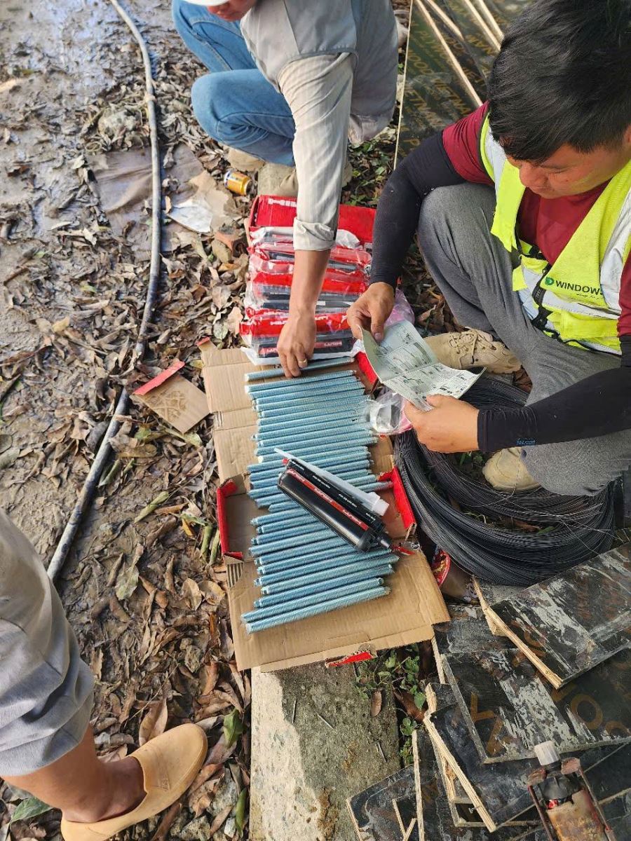 keo cấy thép Hilti RE100