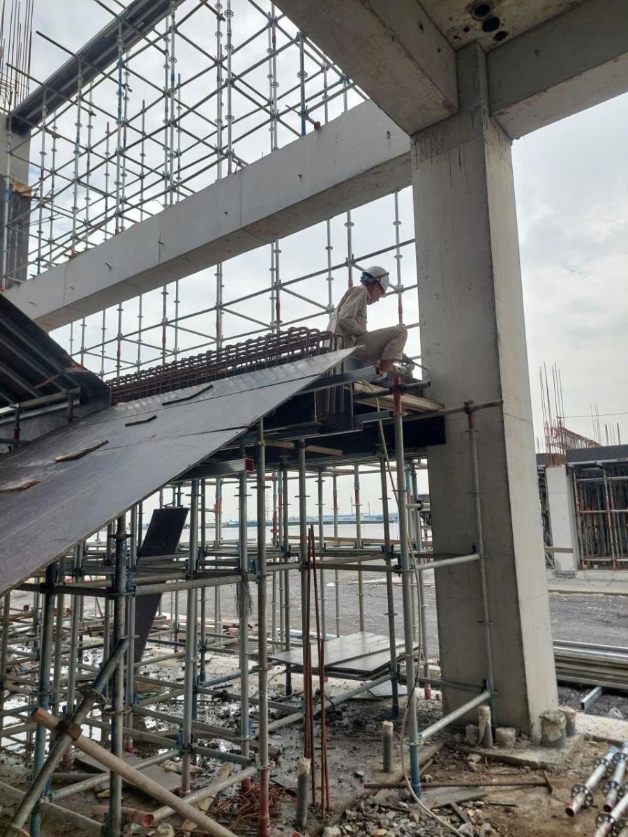 thi công khoan cấy thép chờ