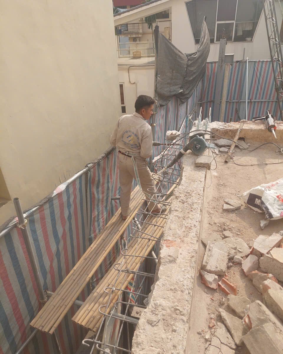 Khoan cấy thép chờ