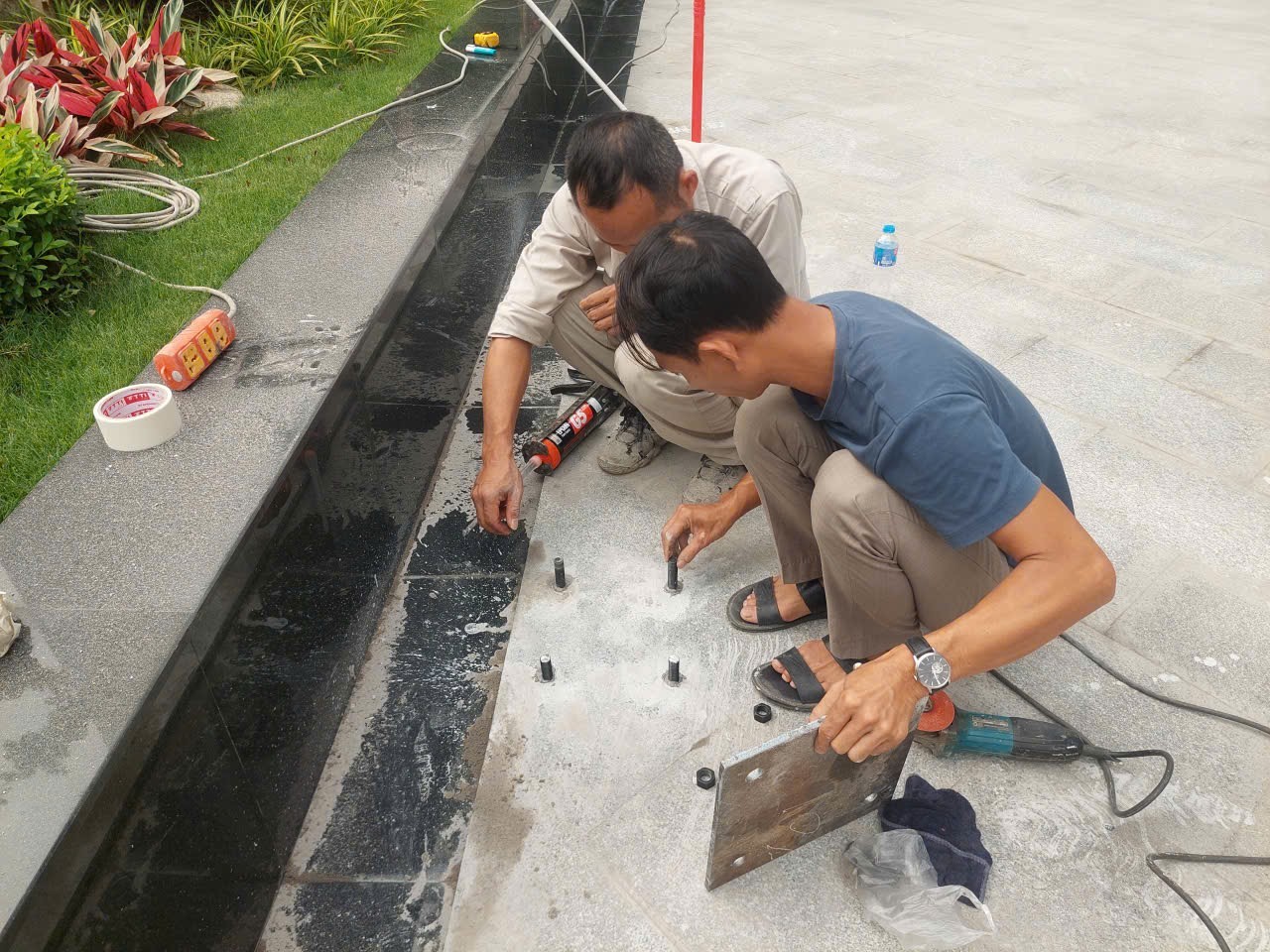 khoan cấy thép cột