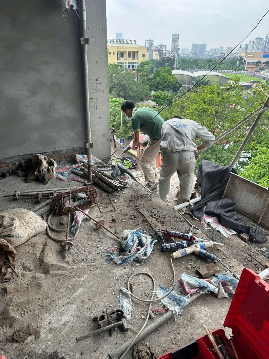 khoan cấy thép nối ban công